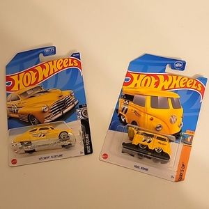 Hotwheels moneyes pair Kool kombi yellow & 47 chevy fleetline yellow unopened